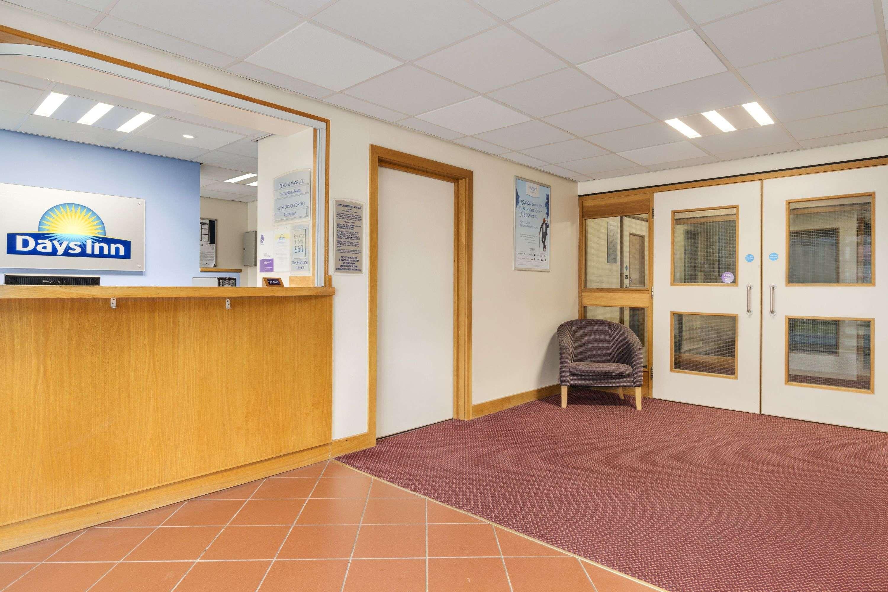 Days Inn Winchester Esterno foto