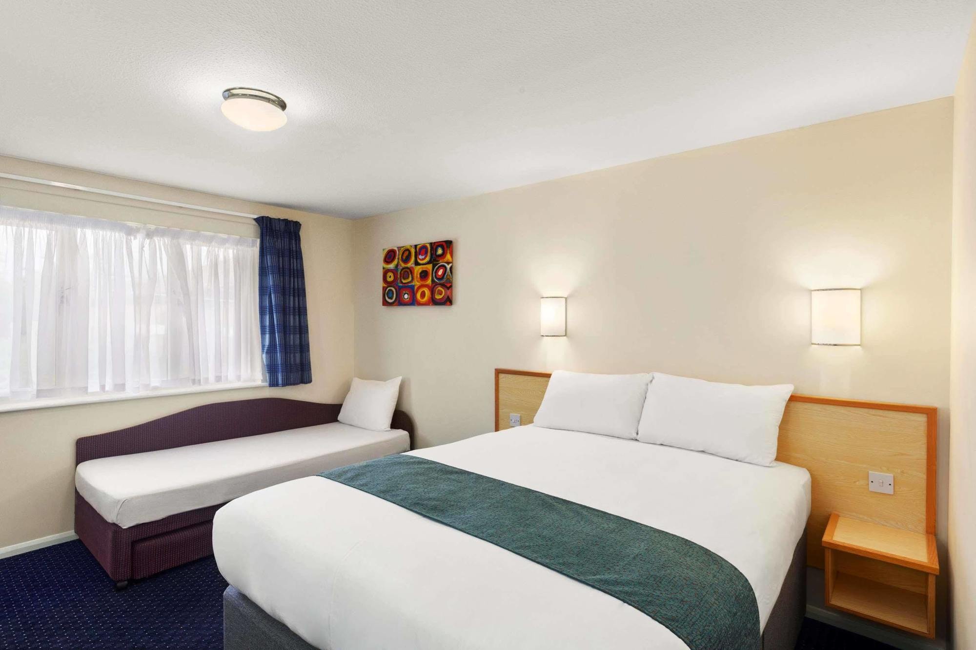 Days Inn Winchester Esterno foto